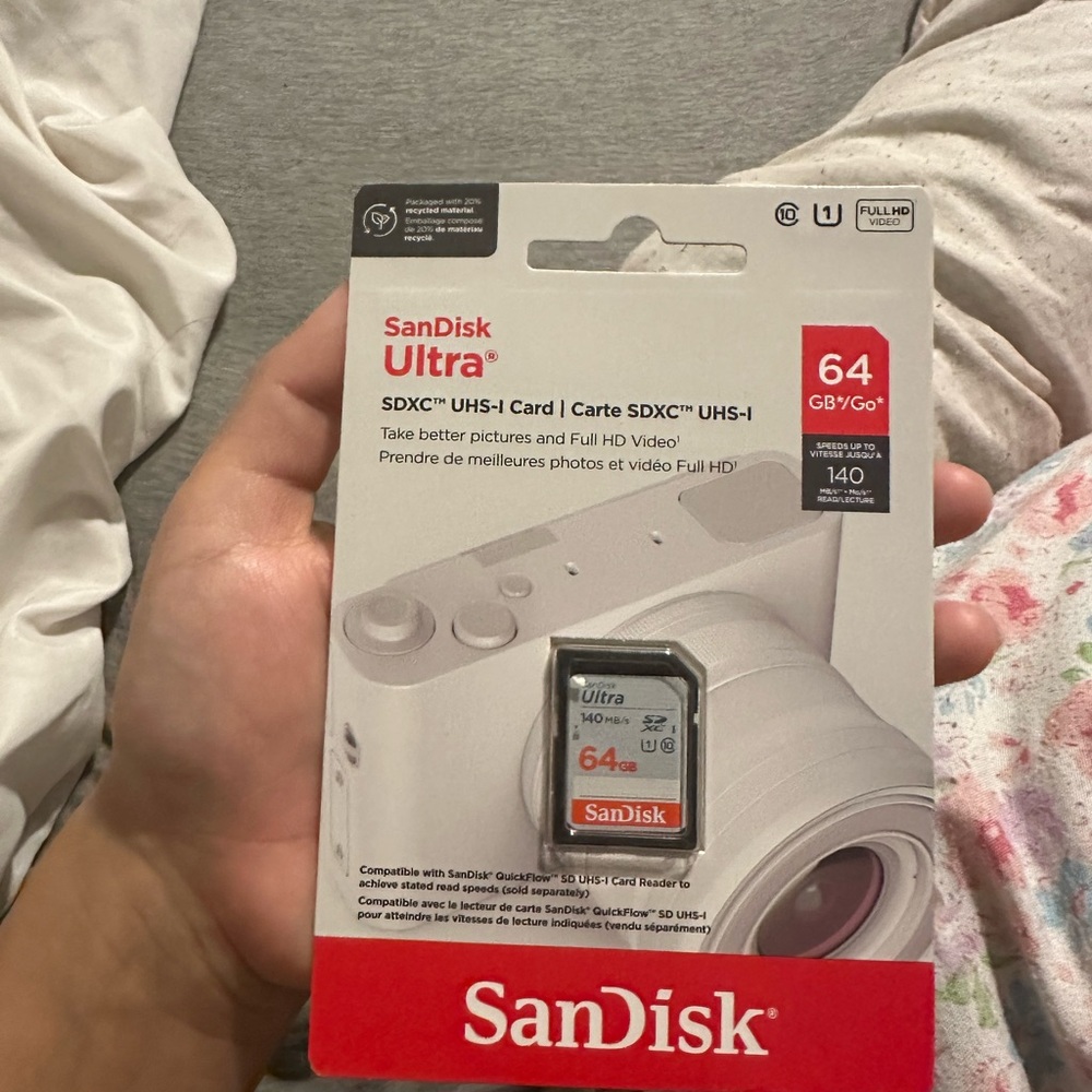 Andis Ultra 64GB SDXC UHS-I Card - Red and White
